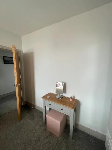 Superb 2 Bedroom Sea View Flat سكرابورو المظهر الخارجي الصورة