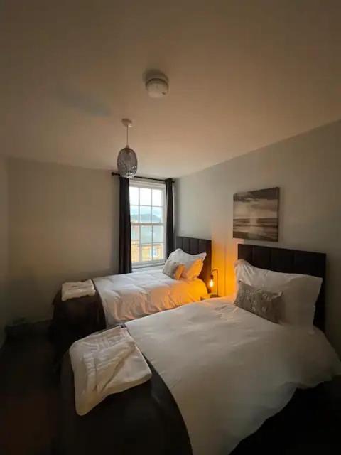 Superb 2 Bedroom Sea View Flat سكرابورو المظهر الخارجي الصورة
